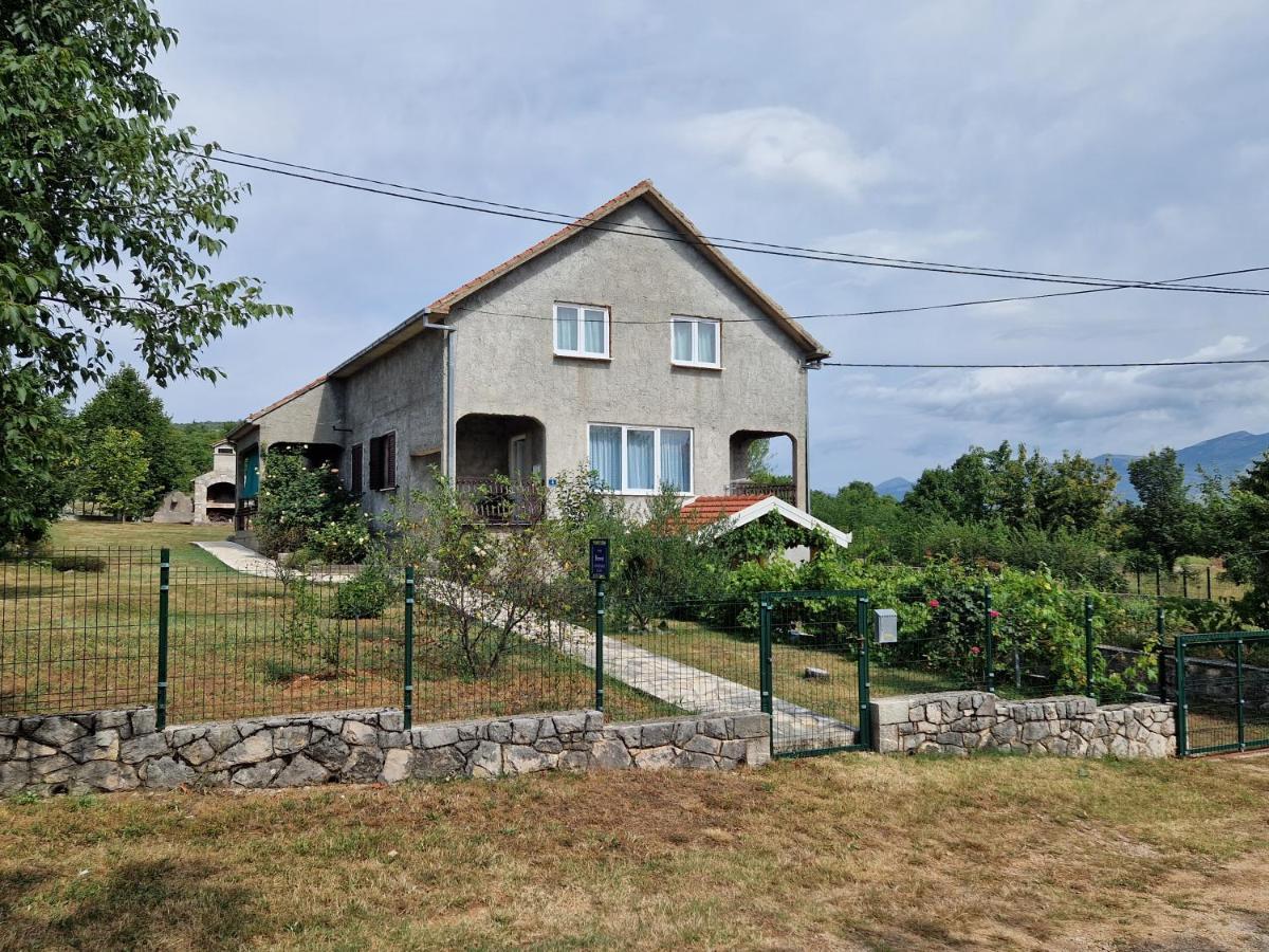 Apartman Lana Kijevo Exterior foto
