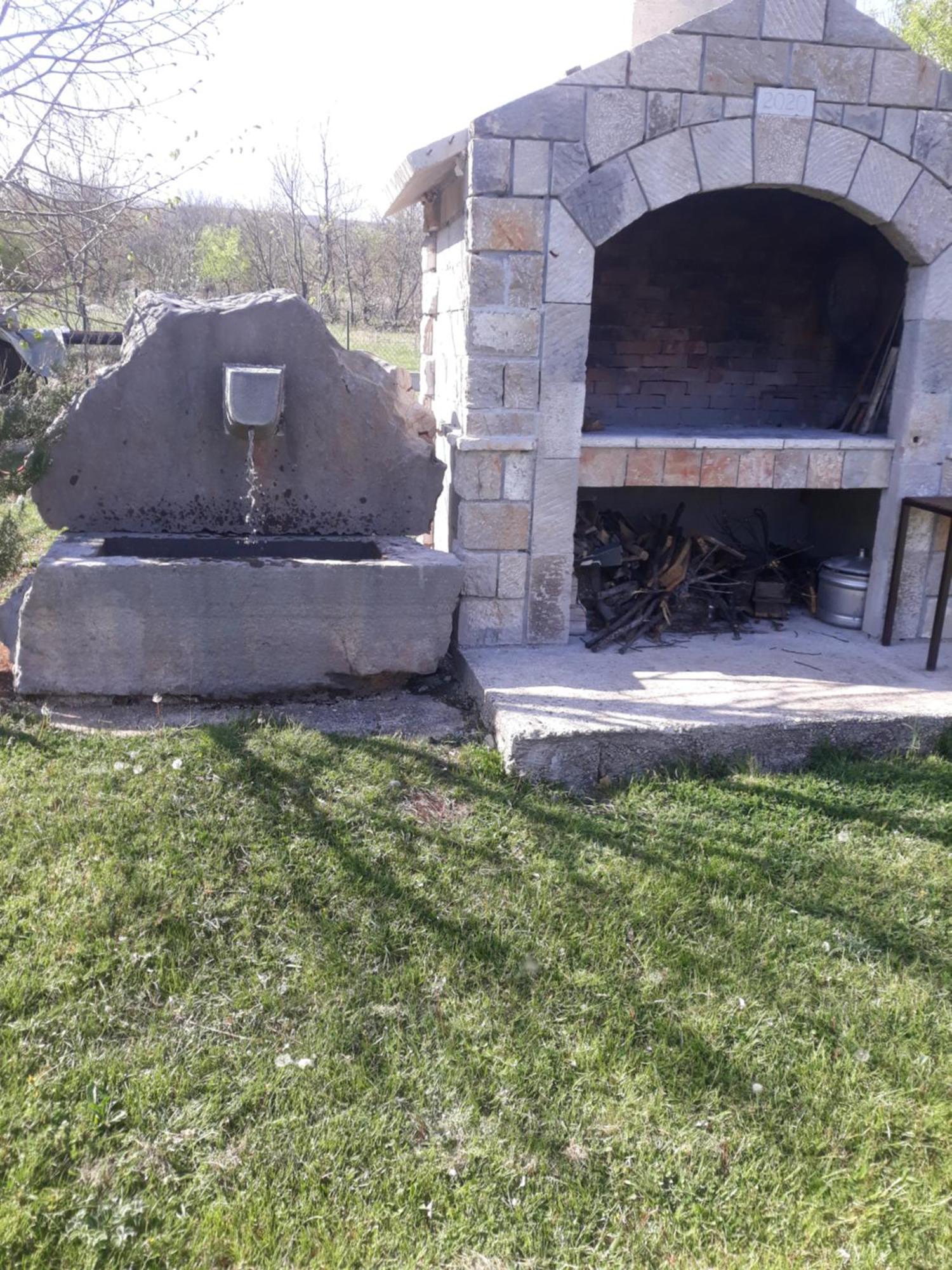 Apartman Lana Kijevo Exterior foto